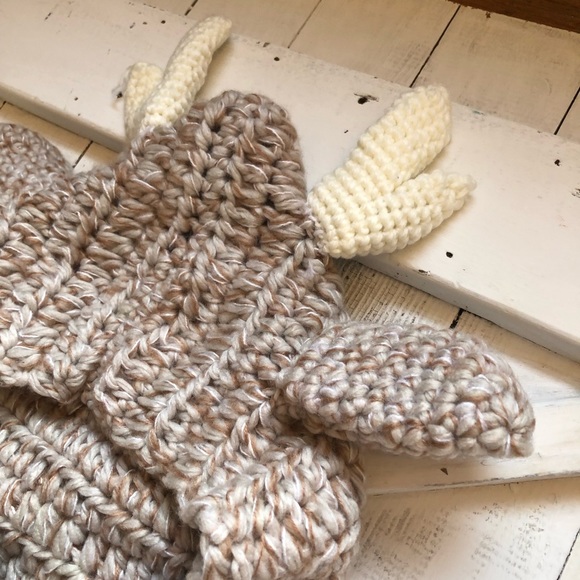 NWT. Kid / Teen Reindeer Scarf Hat. (8 and Up) - Picture 5 of 8